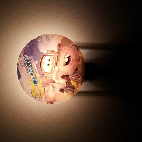 Cars children's night light with on/off switch and working bulb included - Picture 2 of 3